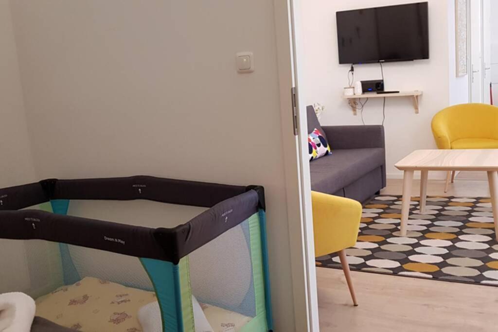 City Apartment Near Shooping Center, 6 Guests Berlin Luaran gambar